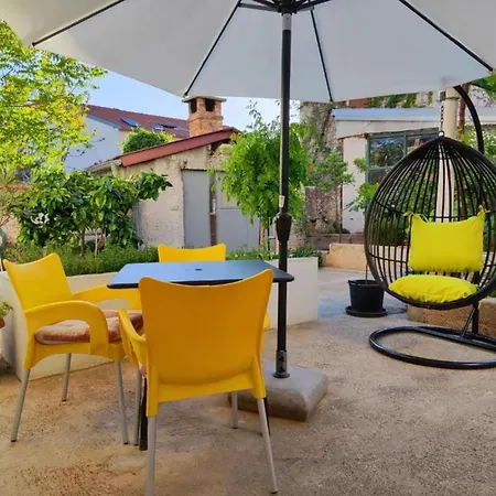 House Emma Vikendica *